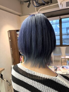 コワファーストナガサキシャンプーボーイ(COIFF1RST NAGASAKI SHAMPOO BOY) マッシュウルフ×ハイトーン ネイビー×水色