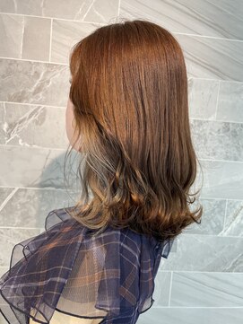 ジル アンク(Jill ankh) 《Jillankh姫路駅前》オリーブアッシュ　鎖骨ボブ　透明感カラー