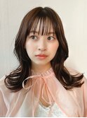 Unami くびれミディアム　シースルーバング　外はねパーマ