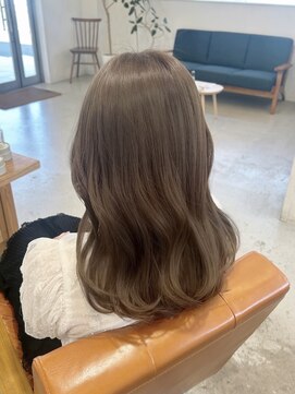 ジジ インターパーク 宇都宮(Gigi) 柔らかいオリーブベージュ