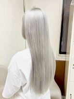 エターナルバイマティーナ(Eternal by MATINA)&nbsp;【ホワイトシルバー/ダブルブリーチ/ハイトーン】池袋美容室