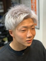 メンズサロン DATE 万博公園店&nbsp;シルバーアップバングスタイル