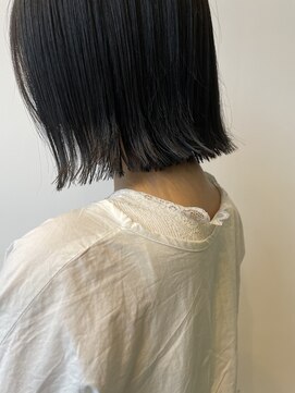 ロックス バイ マグ 松本(rocks BY MAG) 20代30代/大人可愛い/外ハネボブ/ブルーブラック/透明感