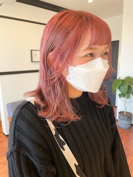スリーバイザサロン(THREE by the salon) ピンクカラー