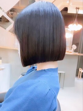 リール 銀座(R'EEL) 乾かすだけで収まる縮毛矯正ボブ