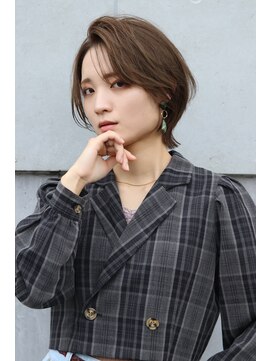 アヴァンティ ヘアーアンドスパ(avanti hair&spa) *カーキグレージュ×ひし形ショート*