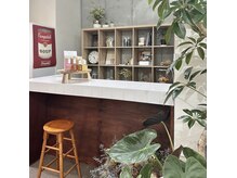 ポピイズ(POPPIES)の雰囲気（木のぬくもりを感じる店内です♪【博多】）