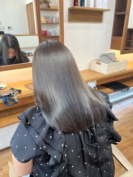 キヌ(kinu) 髪質改善ストレート 暗髪