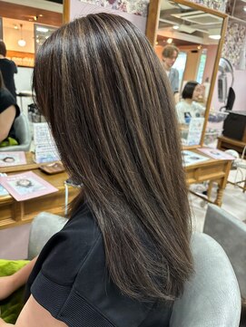 フィガロ デュデュ 新石切店(Figaro DOU DOU) #白髪ぼかし#白髪ぼかしハイライト#脱白髪染め