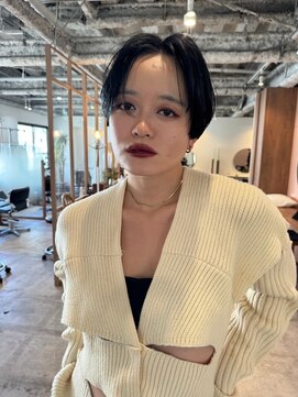 ジョリ(joli) 大人ショートボブレイヤーブルーアッシュグレージュ髪質改善