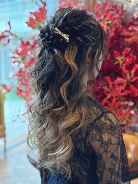 ポリーエフ(Poly-F) ハーフアップアレンジ