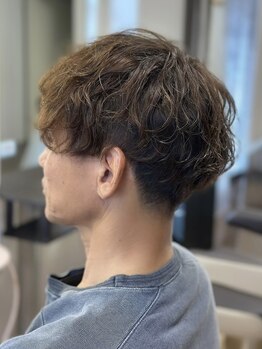 アートランドユージン(art land u-jin)の写真/落ち着ける大人のサロン◎一人一人に合わせたスタイルをご提案！メンズパーマもお任せください◇
