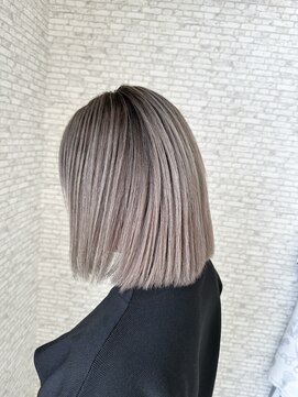 スイ(Suy') ザ・シャドウルーツ