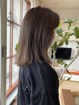 アンティム(untime) アッシュベージュ