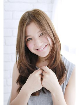 ラクシア(LUXIA) オシャレな大人女子向けナチュラルストレート