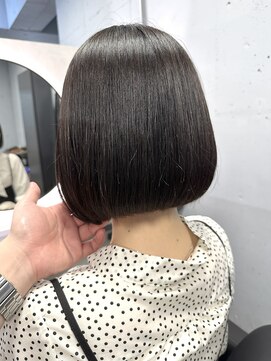 ユニー(uniii) ショート/ボブ/ミディアム/ロング/髪質改善/縮毛矯正/新宿