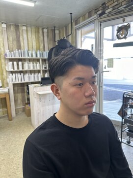 カットハウスソーソー(cut house SO-SO) アップバングツーブロック