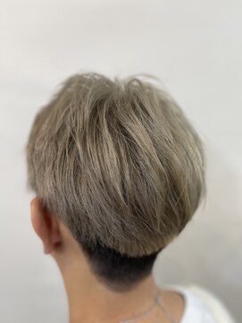 ティンク 横浜(Tink) シルバーベージュ/Tink横浜　山口 悟史