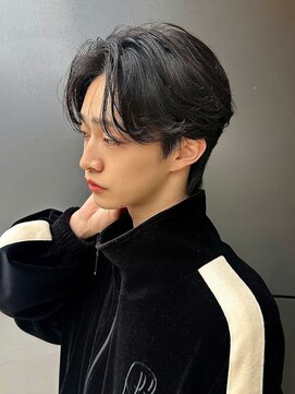 トルネード(TORNADO) センターパート フェザーパーマ アップバング カルマパーマ7s417