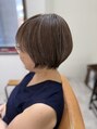 ピリナ(PILINA) 白髪ぼかしハイライトスッキリショートボブスタイル！