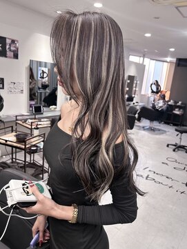 キング 心斎橋店(K!ng) ハイライトカラーミルクティーベージュレイヤーカット