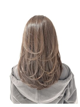 ムード(MOOD,) ダークアッシュ/ミディアムレイヤーカット/大人ガーリー/銀座