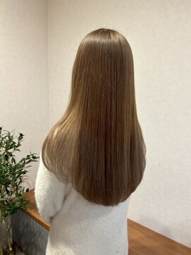 クロエ バイ ラヴィズム 新潟ビルボードプレイス2店(CLOE by LUVISM) ベージュブラウンカラー