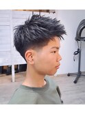 アップバングスタイル　メンズショート　テーパーフェード