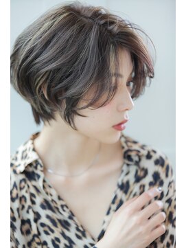 リル 8F 銀座(Rire) 【Rire-リル銀座-】大人女性のフェミニンボブ