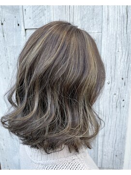 アン(Hair make un) 【白髪ぼかし】ハイライトカラー♪♪