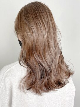 アイティーバイアルバム 松戸店(IT by ALBUM) シアグレージュ_外ハネボブセクションカラー_ba382401