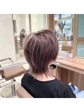 アッシュ 武蔵境店(Ash) グレージュカラーが可愛いショートウルフ