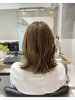 ガリカ(Gallica kinshicho)&nbsp;【佐久間史将】ゆるふわくびれミディx明るめオリーブベージュ