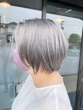 クロ(Chro) ホワイトグレージュ