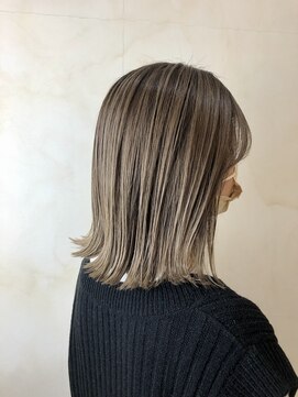 ハレ(HARE) シファンベージュ×外ハネボブ