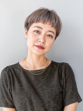 【フレンチバズカット】ハイトーン×コンパクトマッシュ