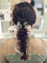 美容のほんぐう ロング編みおろしヘア