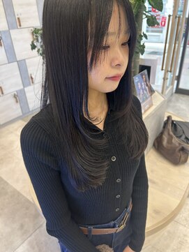 アストレアバイイーリス(ASTRAEA by Iris) ダークカラー×レイヤーカット