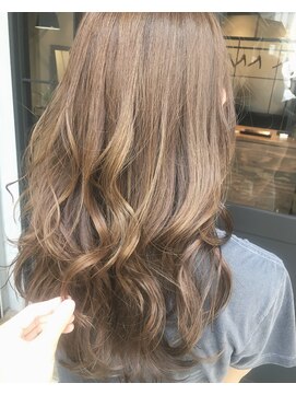 オリ(oli) ブリーチなしでハイ透明感!!アプリエでプラチナアッシュ