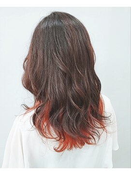 エイムヘアメイク 舟入店 結んでも、巻いても映えるインナーカラー