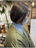 ぱつっとキレイなボブにインナーカラー