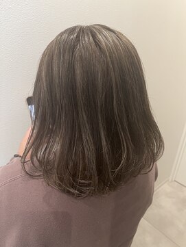 ティノア(Tinoa) 白髪ぼかしハイライト