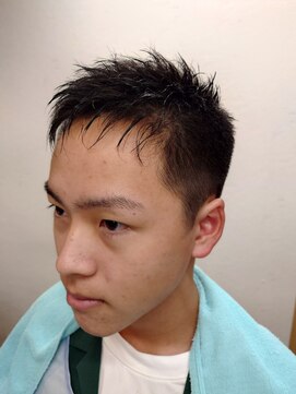 ヘアーカットデザインサロン スマッシュ 田町店(Hair cut design salon Smash) ソフトモヒカン ジェットモヒカン フェード   ベリーショート