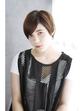 シュシュット(chouchoute) ミニウルフホワイトグレージュデジタルパーマチェリーブラウン01