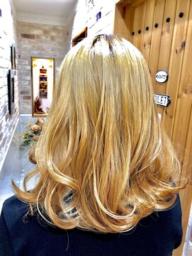 ティンク センター南 (Tink) ロングブロンド