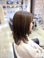 トレセッテ(tre sette)&nbsp;寒色系ブラウンカラー/ミディアムレイヤースタイル