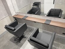 ペアでのご来店も歓迎。横並びで過ごせる上質なペアシート
