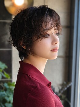 シュバルツ(schwarz)の写真/髪質や骨格に合わせた似合わせパーマで、毎朝のスタイリングをもっと楽しく♪