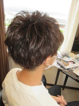 コア フィール ア デイ(COIFFURE A DAY) 【M3D見附今町】スパイラルパーマ