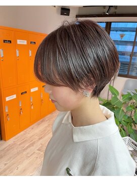 コワファーストナガサキシャンプーボーイ(COIFF1RST NAGASAKI SHAMPOO BOY) 大人可愛い20代30代40代黒髪前下がりショートマッシュショート